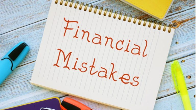 Common Financial Mistakes to Avoid in Your 20s
